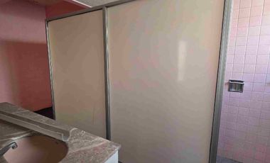 Proiedad comercial en renta, sobre Avenida Madero, justo frente al Palacio de Gobierno de la ciudad de Pachuca, Hidalgo.