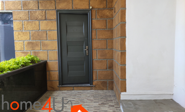 Casa en condominio con cuarto de servicio independiente.