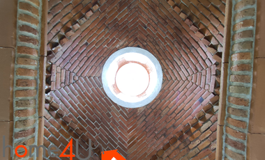 Casa en condominio con cuarto de servicio independiente.