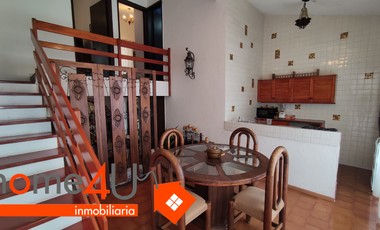 Linda y acogedora casa en condominio en excelente ubicación.