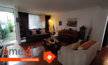 Linda y acogedora casa en condominio en excelente ubicación.