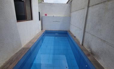 En venta lujosa y moderna casa de 4 dormitorios con piscina en Ciudad Celeste, Nuev Samborondon