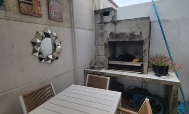 En venta lujosa y moderna casa de 4 dormitorios con piscina en Ciudad Celeste, Nuev Samborondon