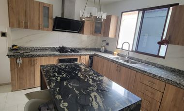 En venta lujosa y moderna casa de 4 dormitorios con piscina en Ciudad Celeste, Nuev Samborondon