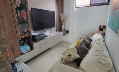 En venta lujosa y moderna casa de 4 dormitorios con piscina en Ciudad Celeste, Nuev Samborondon