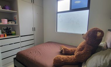 En venta lujosa y moderna casa de 4 dormitorios con piscina en Ciudad Celeste, Nuev Samborondon