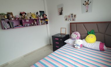 En venta lujosa y moderna casa de 4 dormitorios con piscina en Ciudad Celeste, Nuev Samborondon