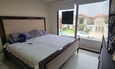 En venta lujosa y moderna casa de 4 dormitorios con piscina en Ciudad Celeste, Nuev Samborondon