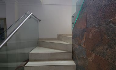 En venta lujosa y moderna casa de 4 dormitorios con piscina en Ciudad Celeste, Nuev Samborondon