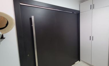 En venta lujosa y moderna casa de 4 dormitorios con piscina en Ciudad Celeste, Nuev Samborondon