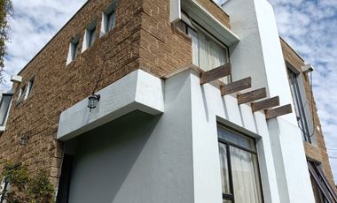 SE VENDE EXCELENTE CASA EN BARRIO RESDIDENCIAL DE QUILPUÉ