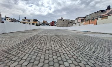 ARRIENDO TERRENO COMERCIAL CUMBAYA, CERCA AL PARQUE DE CUMBAYA