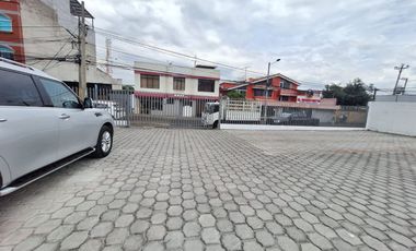 ARRIENDO TERRENO COMERCIAL CUMBAYA, CERCA AL PARQUE DE CUMBAYA