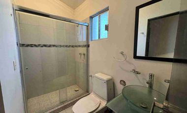 SE RENTA CASA AMUEBLADA EN CASA BLANCA CERCA IMSS