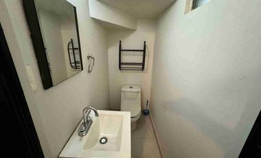 SE RENTA CASA AMUEBLADA EN CASA BLANCA CERCA IMSS