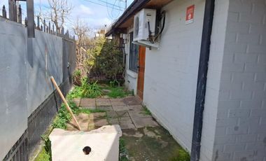 Casa de Dos Pisos, en Villa Jardín del Este