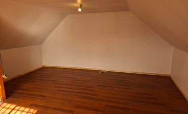 Casa de Dos Pisos, en Villa Jardín del Este