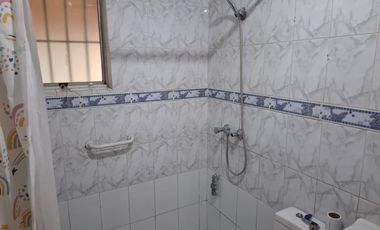 Casa de Dos Pisos, en Villa Jardín del Este