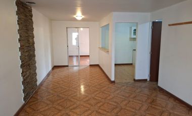 Casa de Dos Pisos, en Villa Jardín del Este