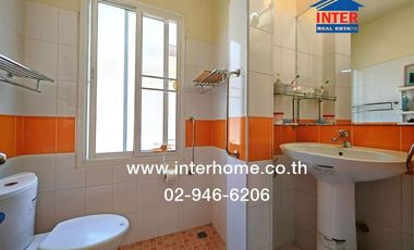 Two-story detached house, 70 sq.wa., located on Soi Ratchamankha 9, Phetkasem Road, Ratchamankha Road, Mueang Nakhon Pathom, Nakhon Pathom.