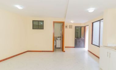 CASA RENTERA DE OPORTUNIDAD EN VENTA – 7 Departamentos - Cuenca