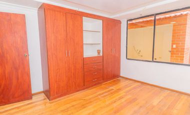 CASA RENTERA DE OPORTUNIDAD EN VENTA – 7 Departamentos - Cuenca
