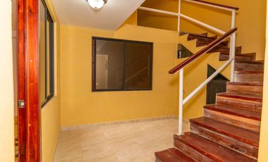 CASA RENTERA DE OPORTUNIDAD EN VENTA – 7 Departamentos - Cuenca
