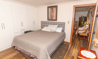 CASA RENTERA DE OPORTUNIDAD EN VENTA – 7 Departamentos - Cuenca