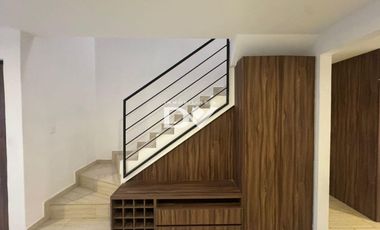 CASA EN RENTA DE 2 HABITACIONES A 10MIN DE VOLKSWAGEN, 5 MIN DE OUTLET EN FRACCIONAMIENTO