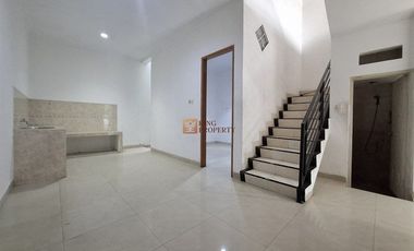 Disewakan Rumah Tomang Rawa Kepa Raya 2,5 Lantai Di pinggir Jalan Utama, Unfurnish Lokasi Rumah Dekat Pom Bensin & Kantor Cabang BCA Jakarta Barat