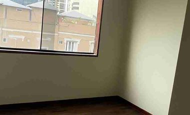 Vendo Departamento en Miraflores de 117m2 en 4to.piso en Calle Francia cuadra 4