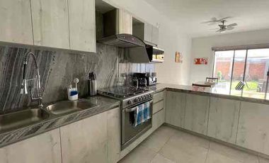 RENTA DE CASA AMUEBLADA