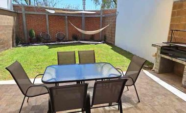 RENTA DE CASA AMUEBLADA