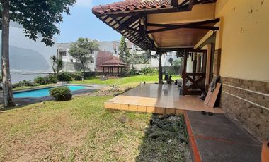 RUMAH RUANG USAHA 2 LANTAI KEMANG AREA KOMERSIL SIAP HUNI PARKIR LUAS BEBAS BANJIR