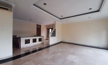 RUMAH RUANG USAHA 2 LANTAI KEMANG AREA KOMERSIL SIAP HUNI PARKIR LUAS BEBAS BANJIR