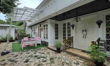 DIJUAL RUMAH LOKASI STRATEGIS DEKAT TAMAN DI TEBET JAKARTA SELATAN