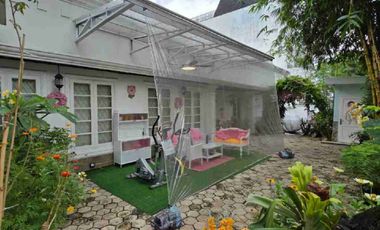 DIJUAL RUMAH LOKASI STRATEGIS DEKAT TAMAN DI TEBET JAKARTA SELATAN