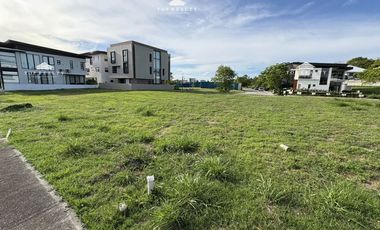 654 sqm Residential Lot for Sale at Alabang West Vilage in Las Piñas City