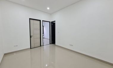 Dijual Rumah 2 Lantai, Baru dan Siap Huni. Lokasi Cocok Untuk Keluarga