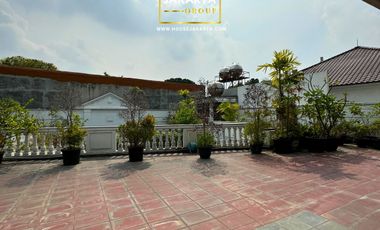 Exclusive Classic House in Prime Menteng – Significant Price Reduction
