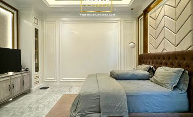 Exclusive Classic House in Prime Menteng – Significant Price Reduction