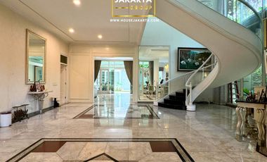 Exclusive Classic House in Prime Menteng – Significant Price Reduction