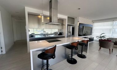 Departamento de Renta, en la Gonzalez Suarez, edificio de lujo, amoblado  o nó.