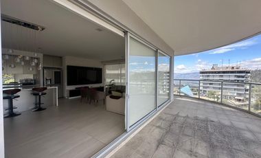 Departamento de Renta, en la Gonzalez Suarez, edificio de lujo, amoblado  o nó.