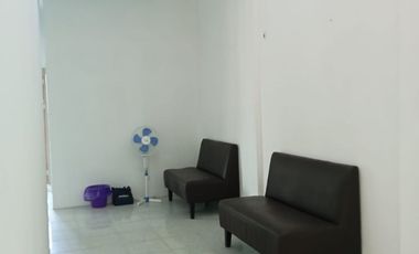 RUKO 2,5 LANTAI – SIAP PAKAI 📍 Lokasi Strategis di Jantung Barombong