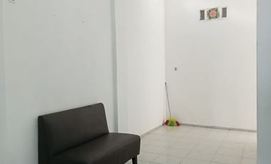 RUKO 2,5 LANTAI – SIAP PAKAI 📍 Lokasi Strategis di Jantung Barombong