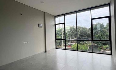 Ruko siap Huni 4 lantai BARU MURAH