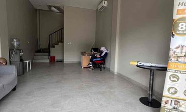 Ruko siap Huni 4 lantai BARU MURAH