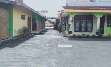 RUMAH DAN TEMPAT USAHA DI PUSAT KOTA CILACAP