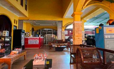RUMAH DAN TEMPAT USAHA DI PUSAT KOTA CILACAP